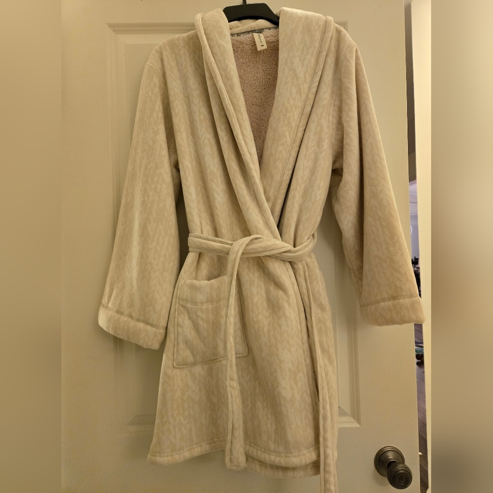 Beige Warm Bathrobe From HUE